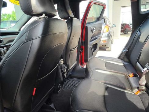Used 2025 Jeep Compass Trailhawk AWD/4WD image 22