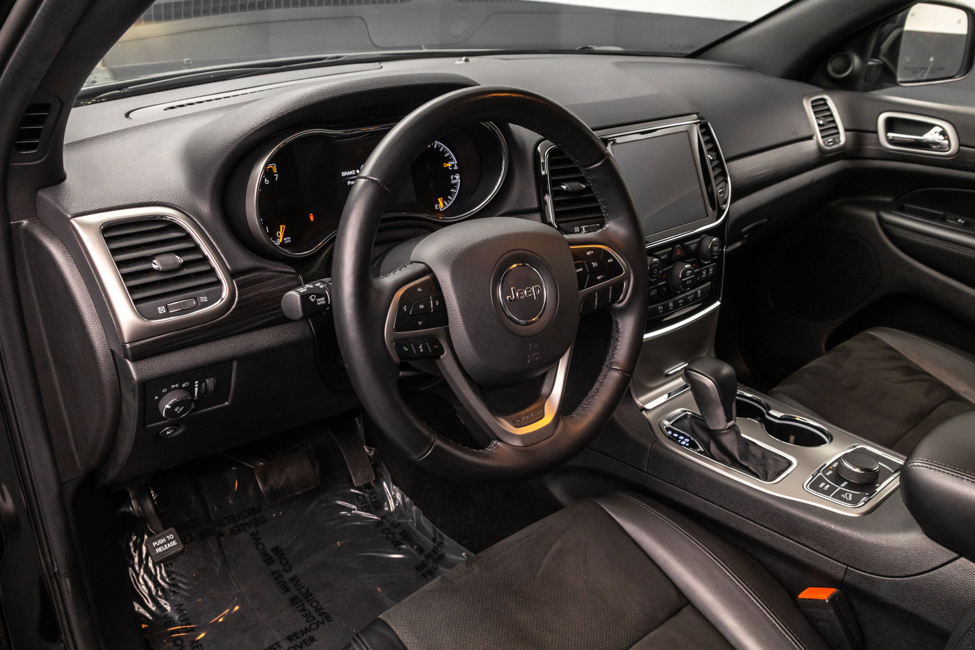 Used 2022 Jeep Grand Cherokee Laredo X AWD/4WD image 5