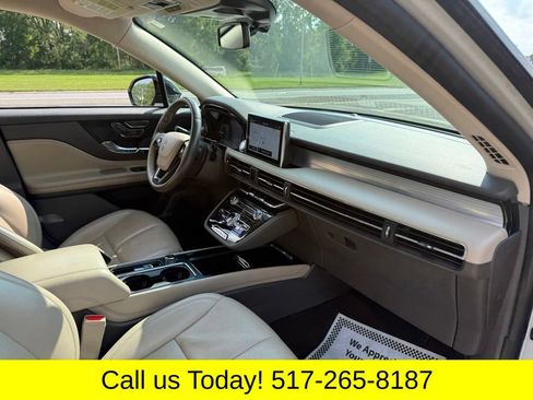 Used 2022 Lincoln Corsair AWD w/ Premium Package image 12