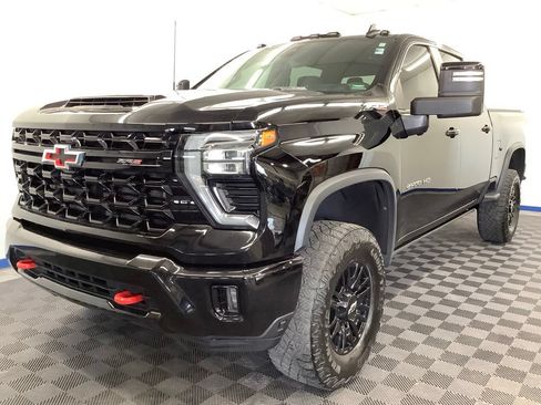Used 2024 Chevrolet Silverado 2500 ZR2 w/ Technology Package AWD/4WD image 1