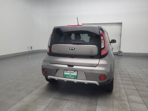 Used 2018 Kia Soul + FWD image 7