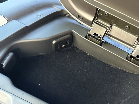 Used 2016 Chevrolet Corvette Z06 w/ 3LZ Preferred Equipment Group image 26