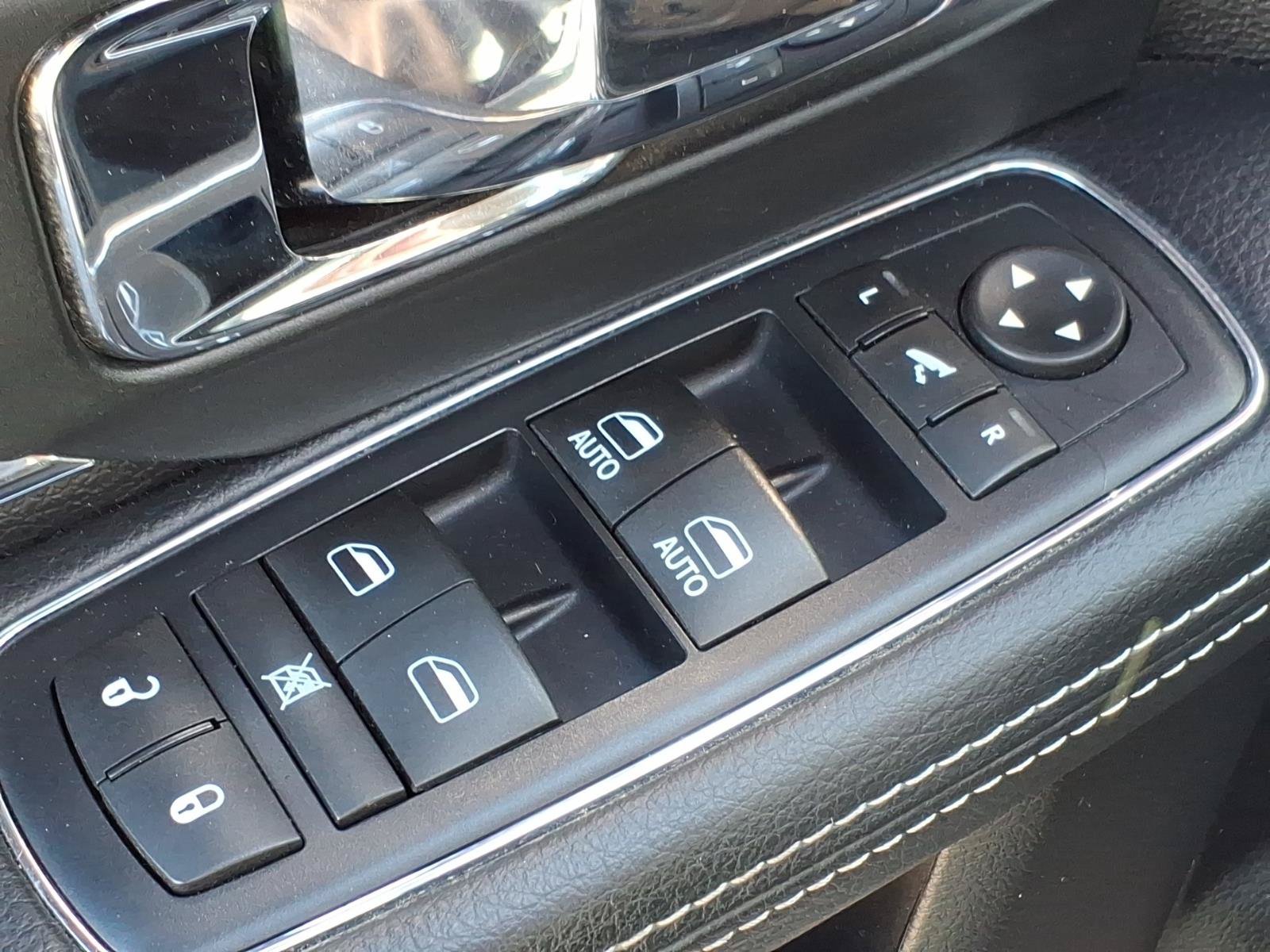 Used 2016 RAM 1500 Laramie w/ Convenience Group AWD/4WD image 17