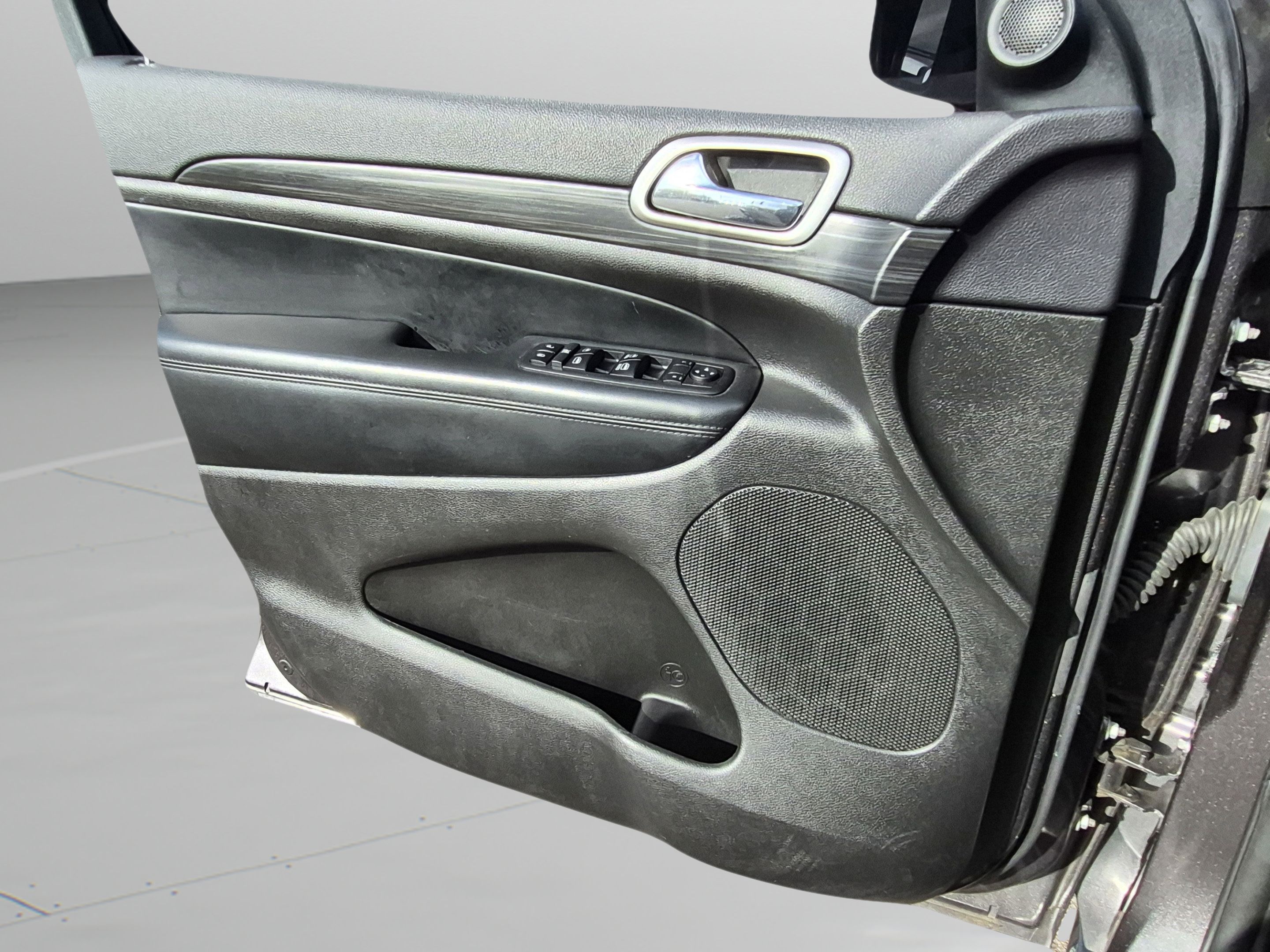 Used 2019 Jeep Grand Cherokee Altitude RWD image 23