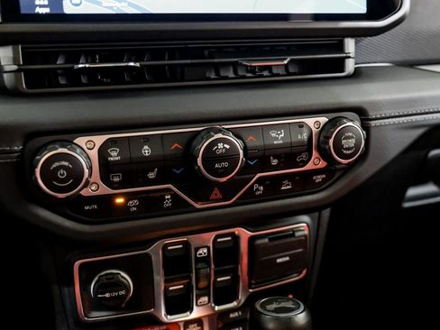 Used 2024 Jeep Wrangler Unlimited Rubicon 392 w/ Dual Top Group image 22