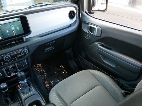 Used 2024 Jeep Wrangler Sport S image 11