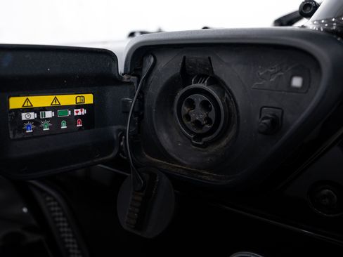 Used 2021 Jeep Wrangler Unlimited Sahara w/ Cold Weather Group image 18