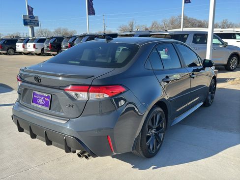 Used 2024 Toyota Corolla SE w/ SE Premium Package image 5