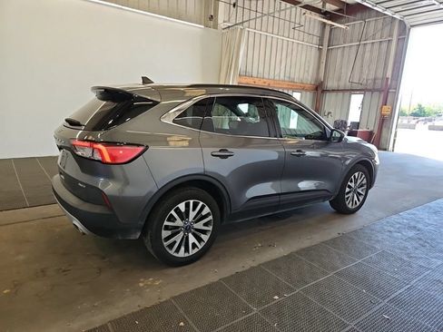 Used 2022 Ford Escape Titanium AWD/4WD image 16