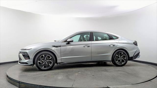 Used 2024 Hyundai Sonata SEL FWD image 3