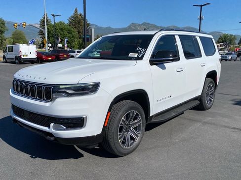 New 2025 Jeep Wagoneer Base w/ Convenience Group I image 4