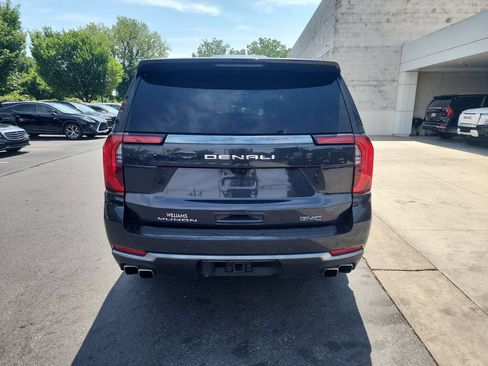 Certified 2025 GMC Yukon Denali Ultimate w/ LPO, Floor Liner Package AWD/4WD image 7