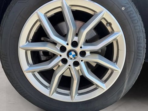 Used 2022 BMW X5 xDrive40i w/ Executive Package AWD/4WD image 13