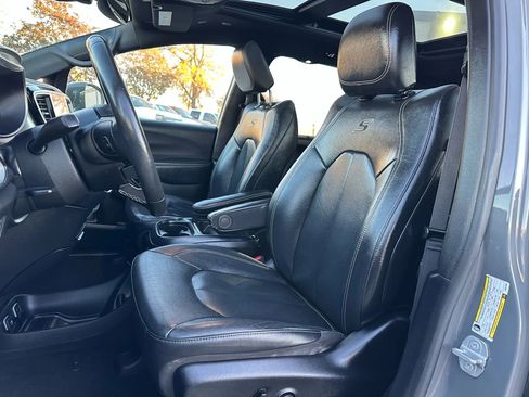 Used 2020 Chrysler Pacifica Touring-L w/ Advanced Safetytec Group image 16