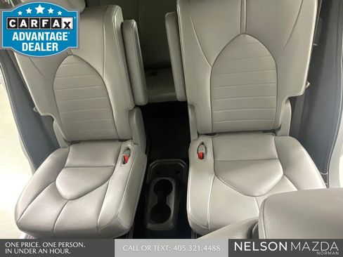 Used 2021 Toyota Highlander XLE AWD/4WD image 26