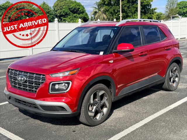 Used 2022 Hyundai Venue Limited w/ Cargo Package FWD image 2