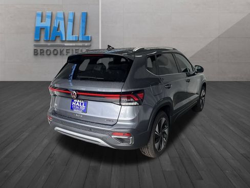 New 2025 Volkswagen Taos SE image 5