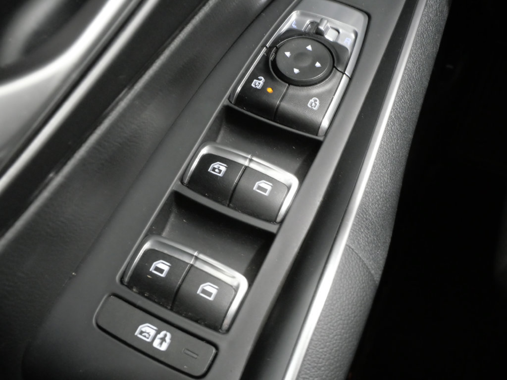Used 2024 Kia Sorento S FWD image 13