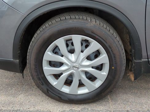 Used 2016 Nissan Rogue S w/ Appearance Package image 10