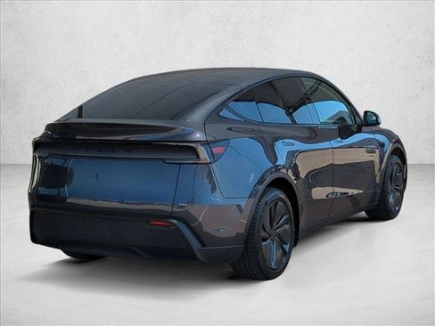 Used 2026 Tesla Model Y 2WD image 5