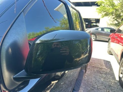 Used 2020 Nissan Frontier SV w/ Midnight Edition Floor Mats image 8