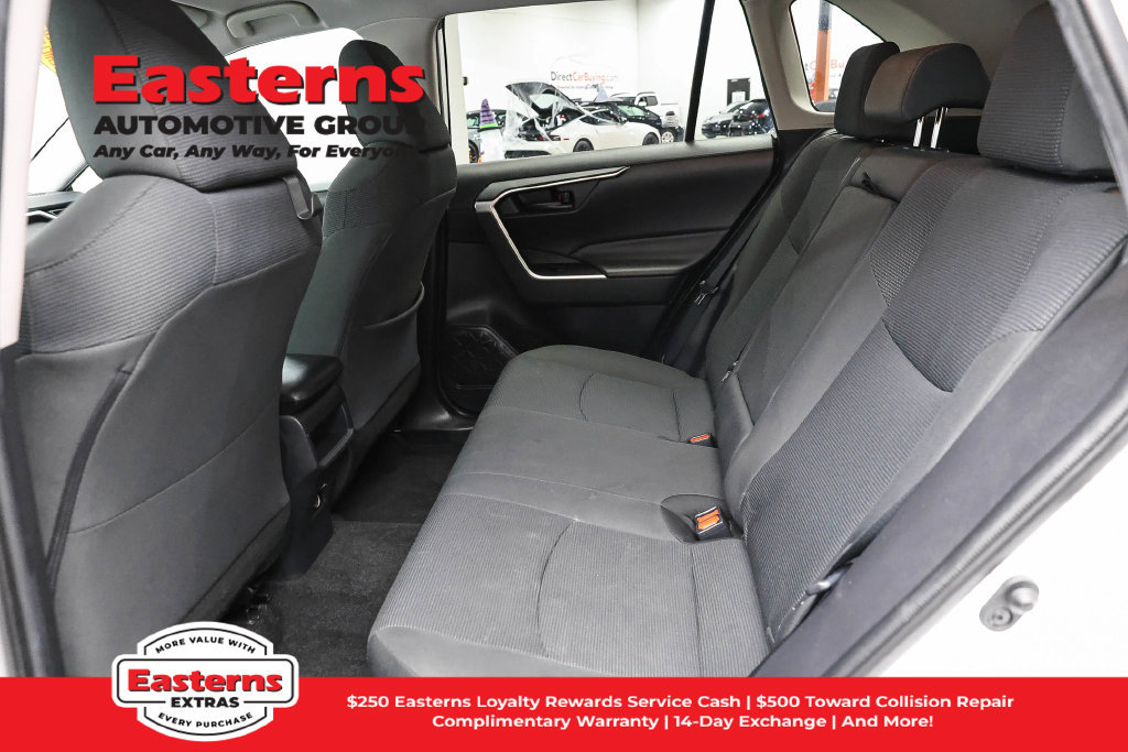 Used 2021 Toyota RAV4 LE AWD/4WD image 21
