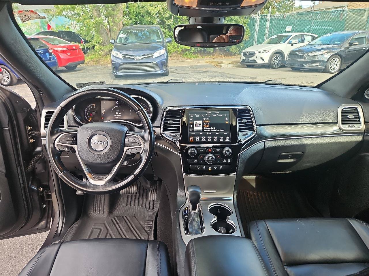 Used 2021 Jeep Grand Cherokee Limited AWD/4WD image 23