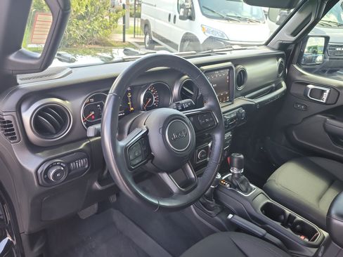 Used 2022 Jeep Wrangler Sport AWD/4WD image 15