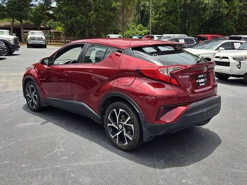 Used 2018 Toyota C-HR XLE FWD image 11