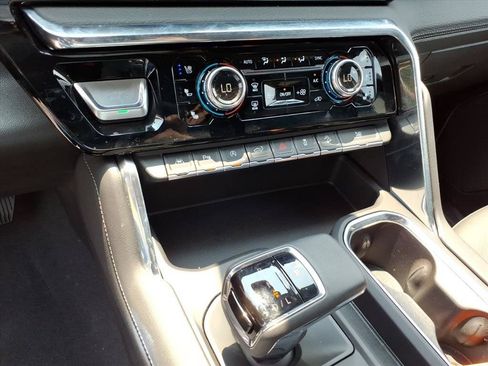 Used 2024 GMC Sierra 1500 Denali w/ Denali Reserve Package AWD/4WD image 31
