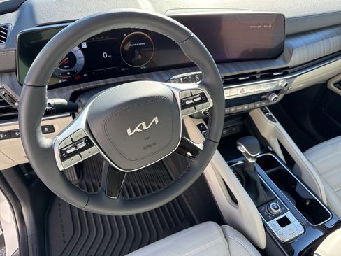 Used 2025 Kia Telluride SX Prestige image 28