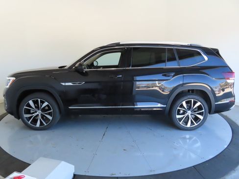 New 2026 Volkswagen Atlas SEL Premium R-Line AWD/4WD image 8
