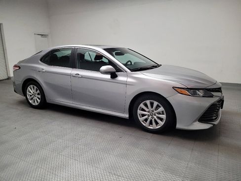 Used 2019 Toyota Camry LE image 11