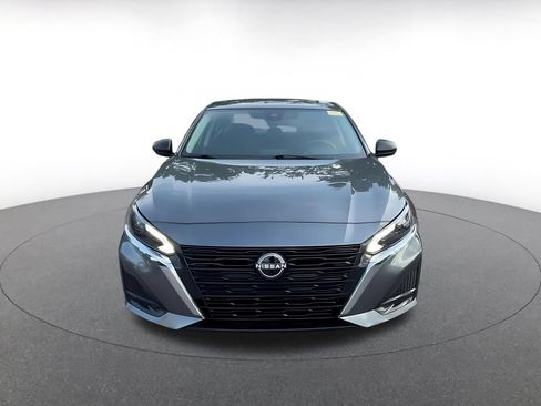 Used 2025 Nissan Altima 2.5 SV FWD image 4