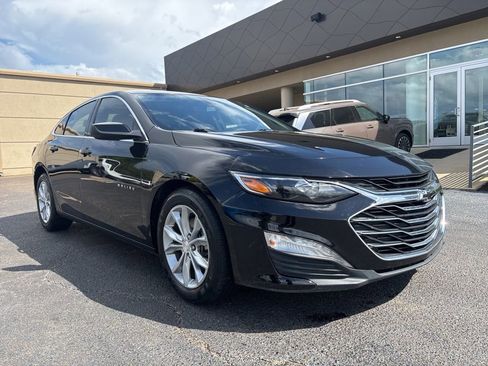 Used 2021 Chevrolet Malibu LT image 3