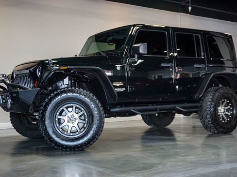 Used 2012 Jeep Wrangler Unlimited Sahara w/ Connectivity Group image 97