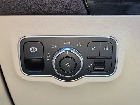 Certified 2025 Mercedes-Benz GLA 250 image 30