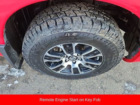 Used 2021 Nissan Titan SV w/ SV Convenience Package image 13