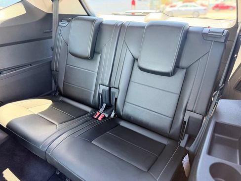 Used 2023 Volkswagen Atlas SE w/ Panoramic Sunroof Package AWD/4WD image 24