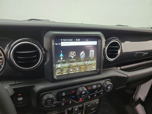 Used 2023 Jeep Wrangler Unlimited Sahara AWD/4WD image 13