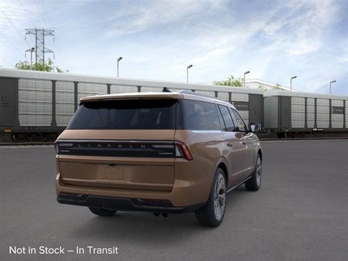 New 2026 Lincoln Navigator L Black Label AWD/4WD image 31