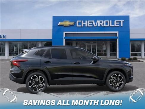 New 2026 Chevrolet Trax RS w/ Sunroof Package FWD image 5