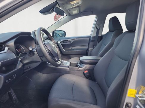 Certified 2022 Toyota RAV4 LE image 9