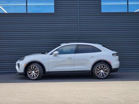 New 2026 Porsche Macan 4 Electric AWD/4WD image 2
