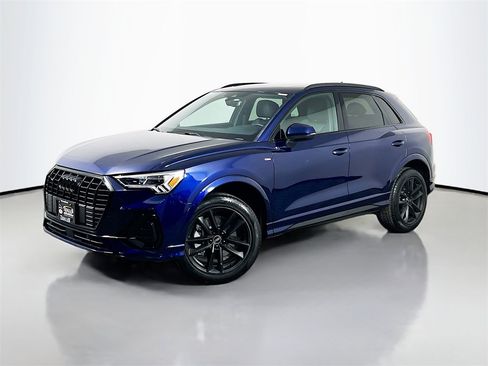 Used 2023 Audi Q3 2.0T Premium image 1