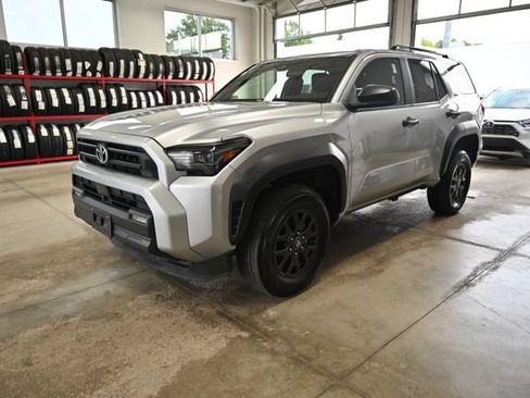 Used 2025 Toyota 4Runner SR5 AWD/4WD image 8
