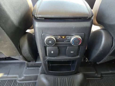 Used 2020 Ford Explorer XLT RWD image 13