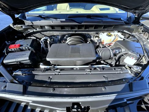 Certified 2023 Chevrolet Suburban Premier image 26