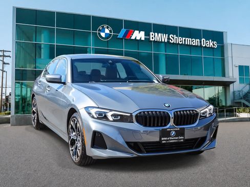 Used 2026 BMW 330i Sedan w/ Convenience Package RWD image 3