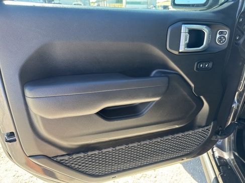 Used 2024 Jeep Wrangler Unlimited Rubicon image 23